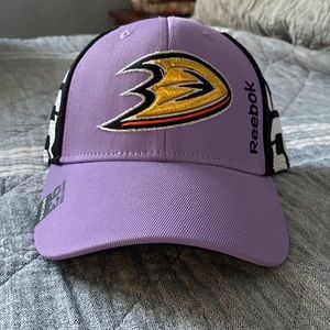Reebok Anaheim Ducks Hockey Fights Cancer Hat